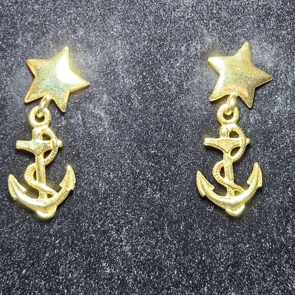 Vintage Gold Tone Star With Dangling Anchor Statement Earrings - Picture 4 of 11